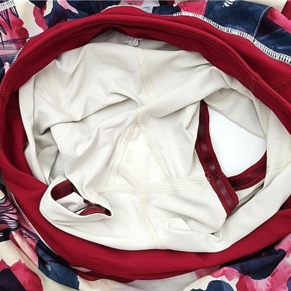 Lululemon Athletica Pink and Cream Skorts with Ruffled Design - Picture 4 of 12